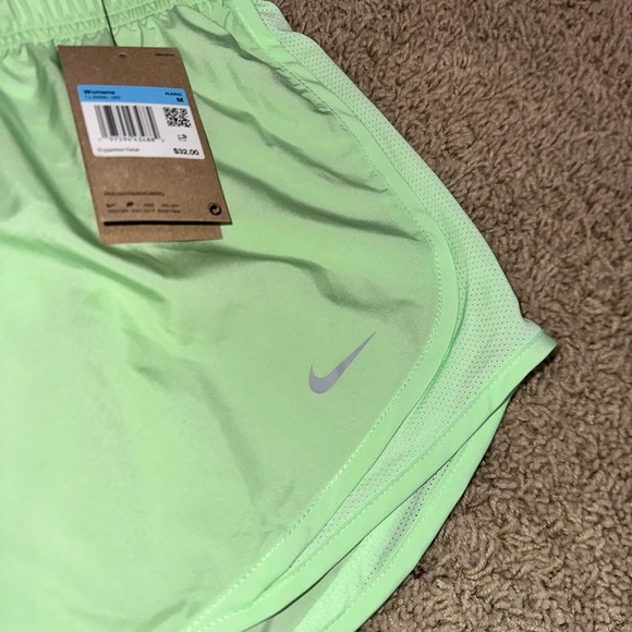 New Nike dri fit woman’s tempo brief lined heather vapor green running shorts - Picture 11 of 12
